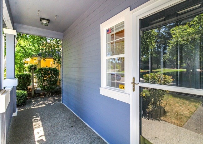 Building Photo - Charming 3-bedroom Craftsman Style DuPont ...