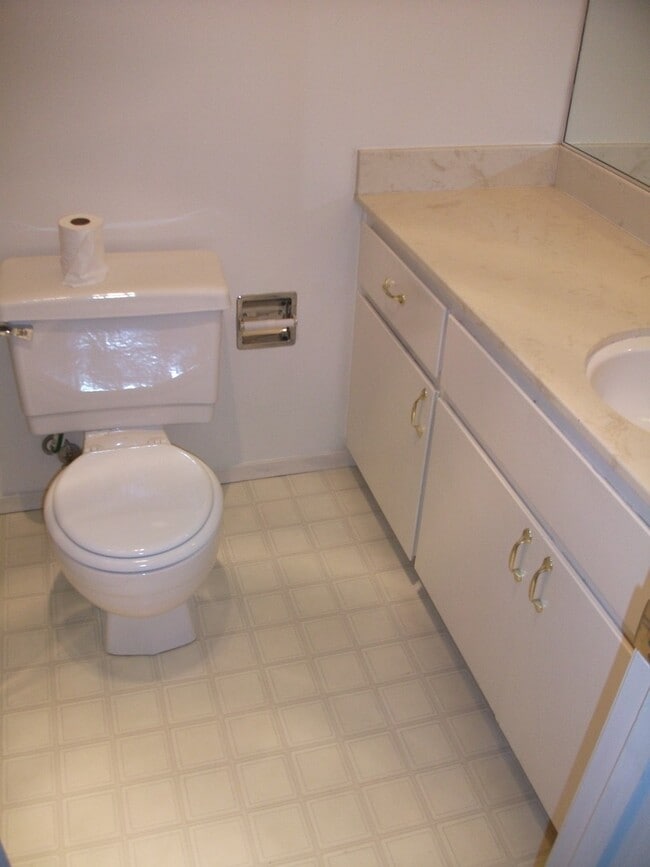 Building Photo - Cozy Condo in the Heart of Santa Clara.