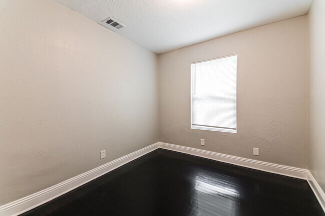 Building Photo - 3 BR/1BA | Newly Renovated Single Family Home | 1-Car Garage Parking | Gated backyard