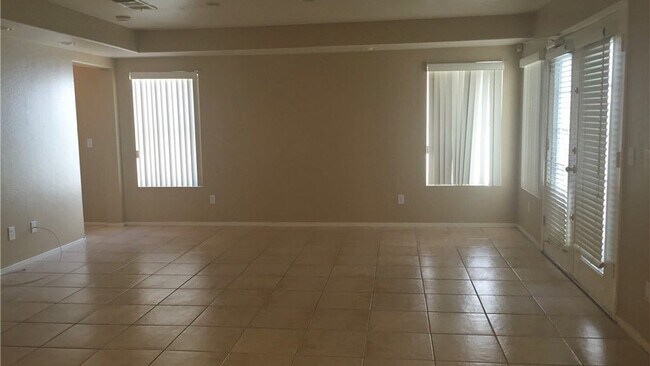 Building Photo - 8800 Sandringham Ave