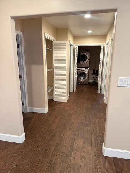 Building Photo - 11744 Hallwood Dr