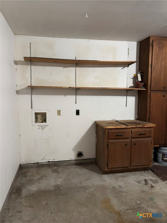 Building Photo - 202 Sherwood Dr