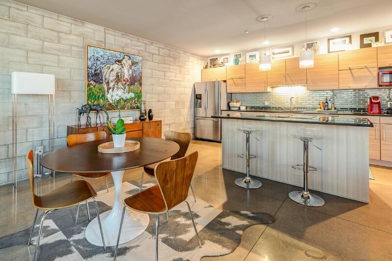 Building Photo - 225 N 4th St