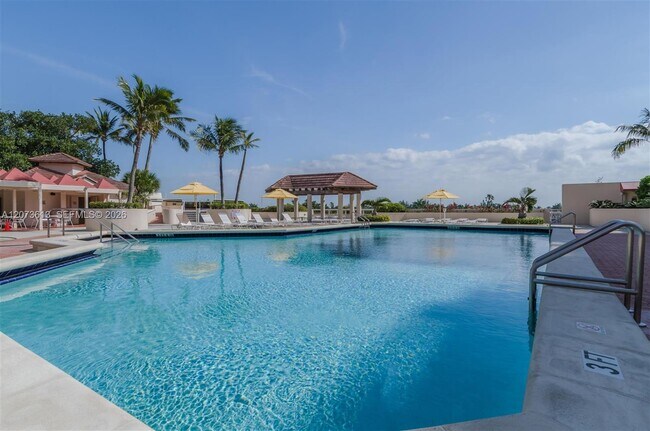 Building Photo - 20185 E Country Club Dr