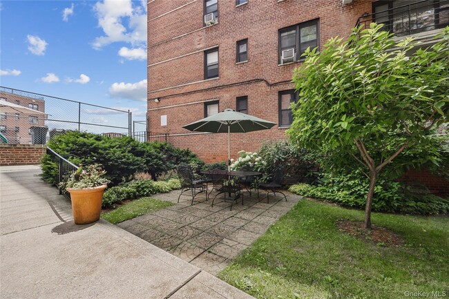 Building Photo - 3616 Henry Hudson Pkwy