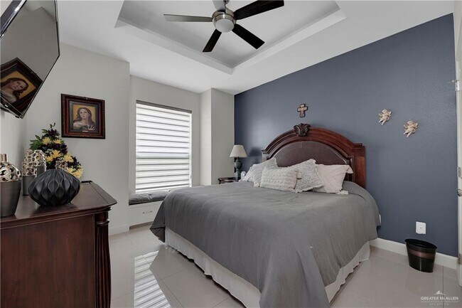 Building Photo - 28 Sycamore Ave