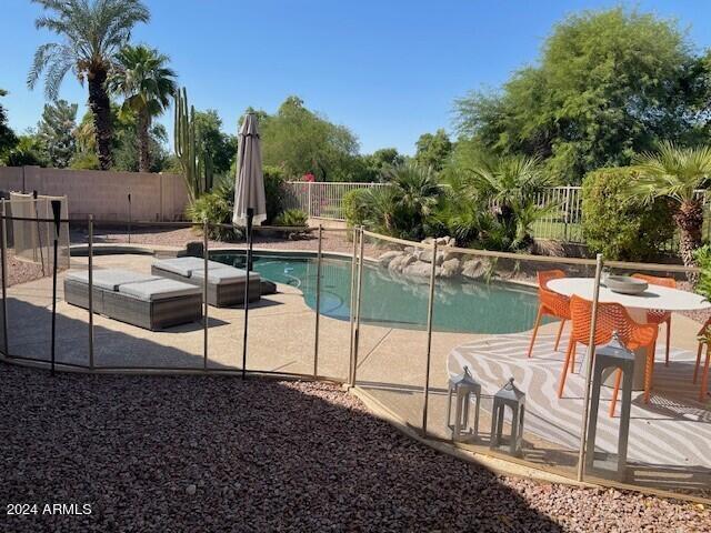 Building Photo - 722 W Canary Way