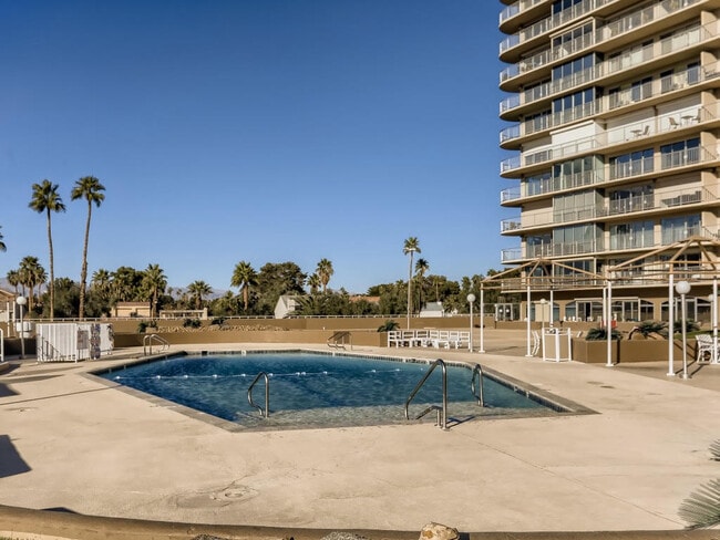 Building Photo - 3111 Bel Air Dr