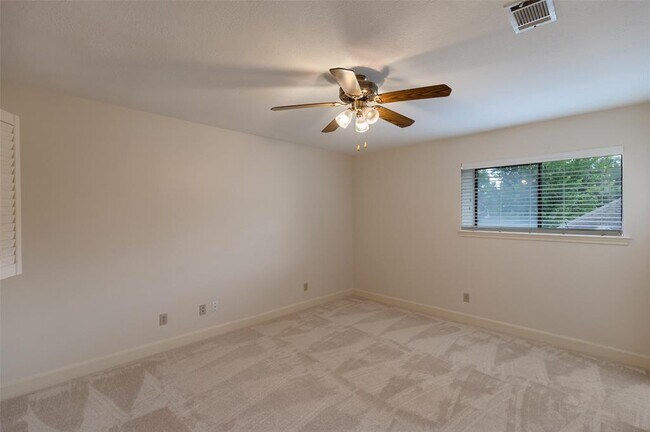 Building Photo - 9559 Doliver Dr