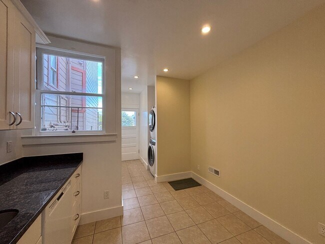 Building Photo - 311-315-315 19th Ave