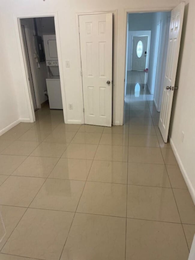 Building Photo - 1724 NE 176th St