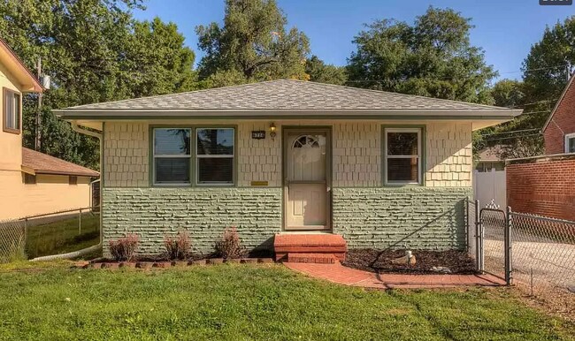 Primary Photo - 6714 Pacific St