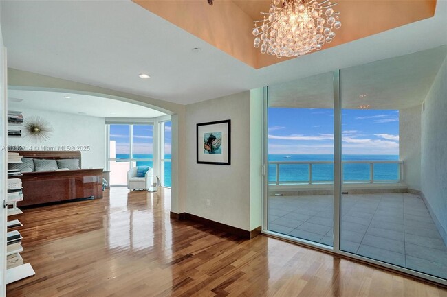 Building Photo - 101 S Fort Lauderdale Beach Blvd