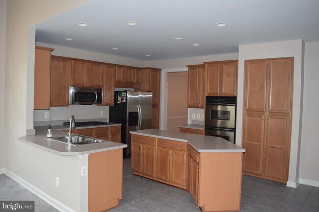 Building Photo - 8315 Kinsley Mill Pl