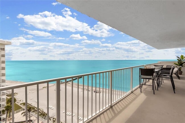 Building Photo - 2301 Gulf of Mexico Dr