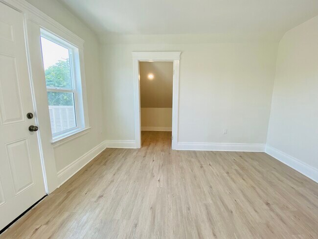 Building Photo - 1733 W 29th St