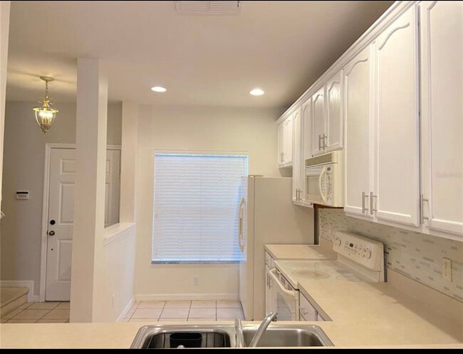 Building Photo - 10604 Savannah Wood Ct