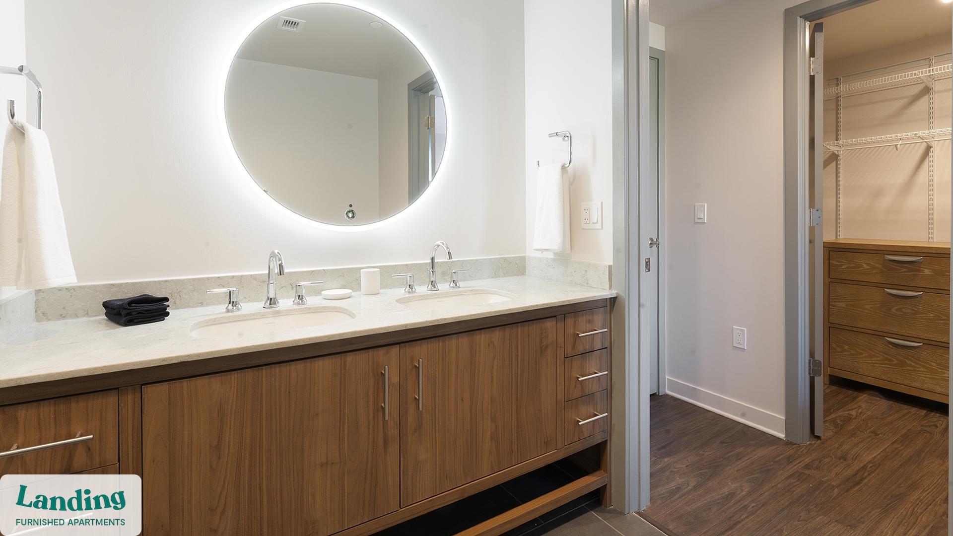 Building Photo - 350 Maple Dr SW