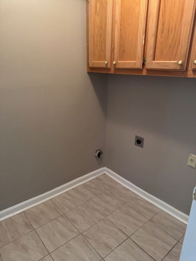 Building Photo - Renovated 3 Bedroom 2 Bath Home for Rent w...