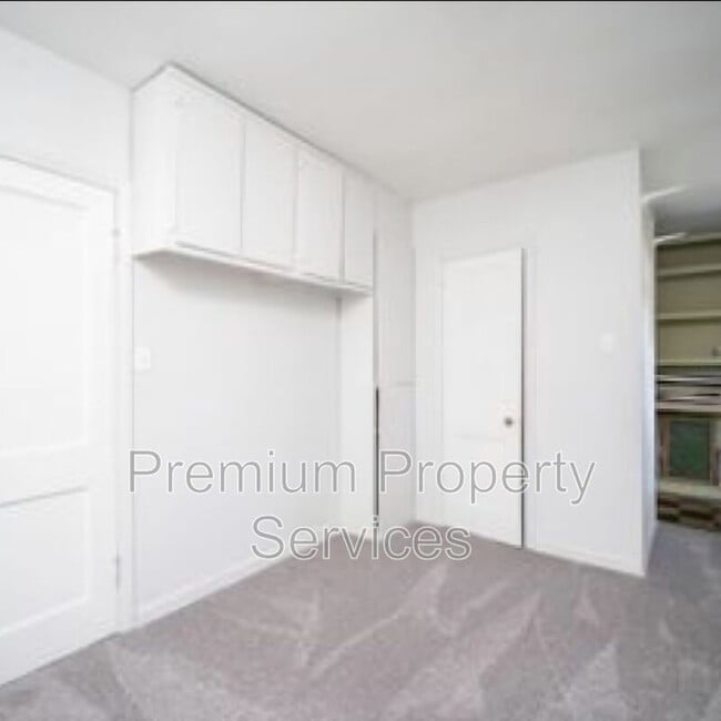 Building Photo - 319 Belteberg Rd