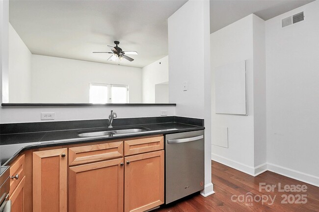 Building Photo - 1315 East Blvd