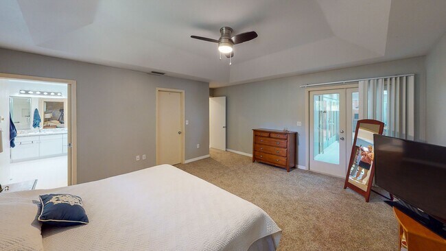 Building Photo - Park Avenue- 4 Bedroom/3 Bath - BEAUTIFUL!
