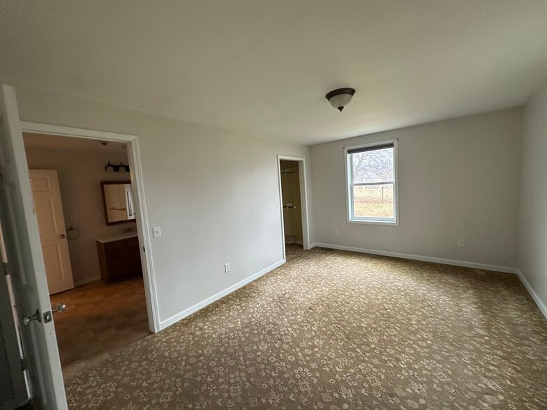 Building Photo - 6699 Barber Hill Rd