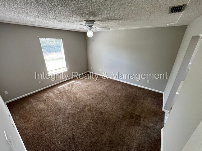 Building Photo - 3 Bed/ 2 Bath in Green Cove Springs