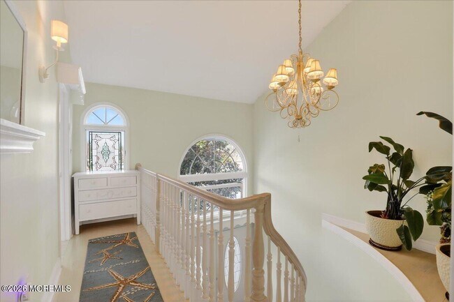 Building Photo - 328 E Main St