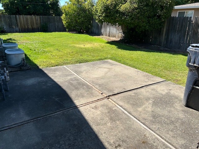 Building Photo - 1359 Palomar Cir