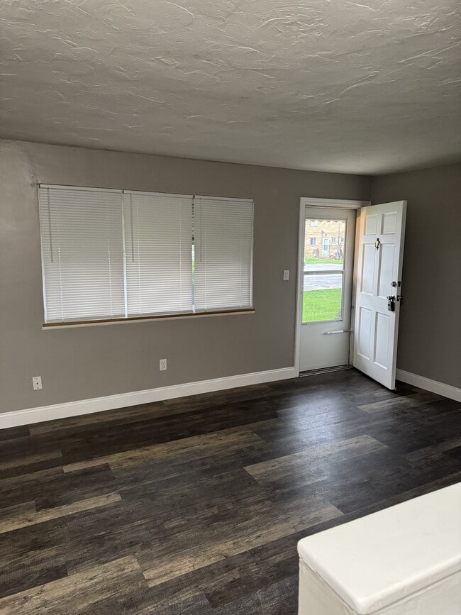 Building Photo - 17000 Ridgewick Dr