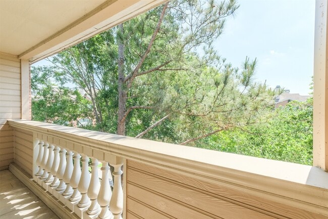 Building Photo - 2111 Welch St