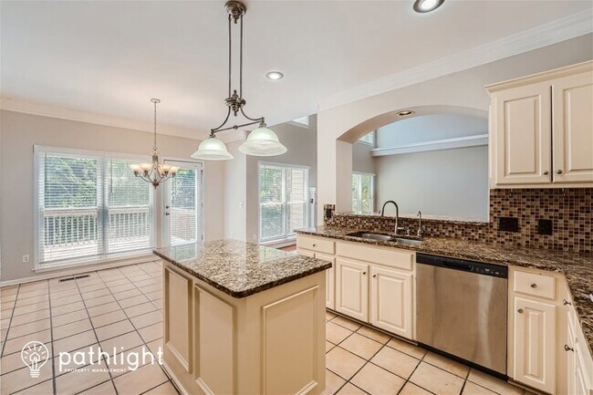 Building Photo - 4011 Iron Hill Ln