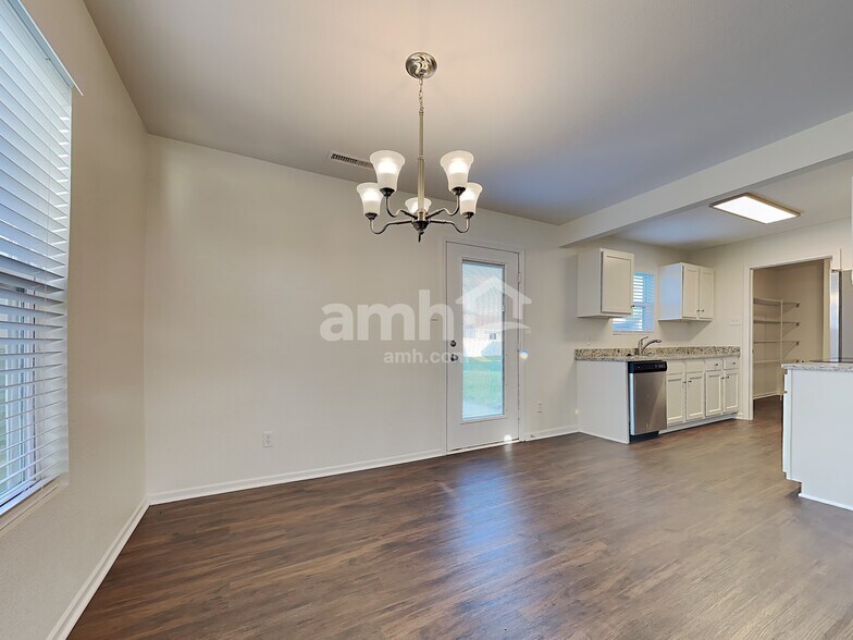 Building Photo - 1503 Pencross Ln