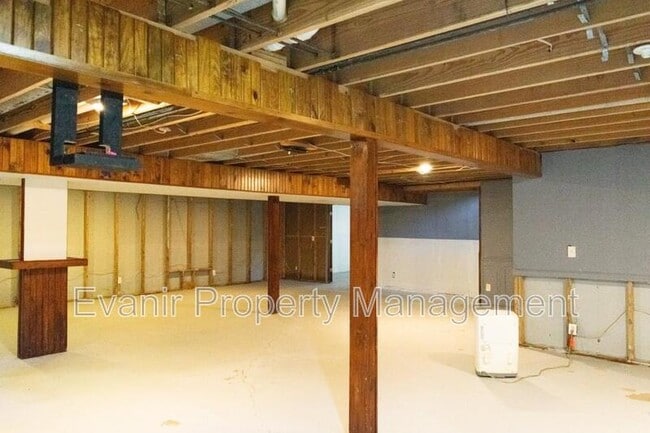Building Photo - 113 Brittany Ln
