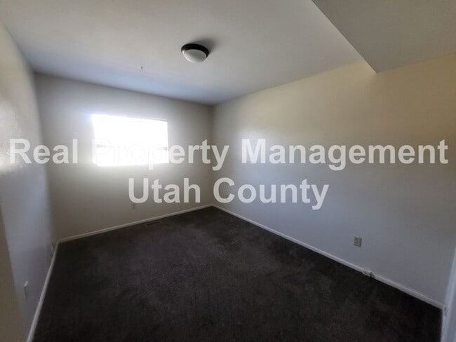Building Photo - 1052 Ellen Cir