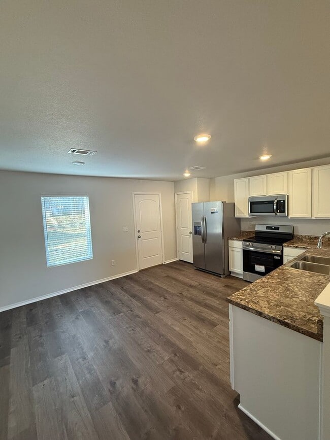 Building Photo - *$99 Rent + Amazon CASH!* Brand New -  Three Bedroom | Two Bathroom Home in Benton