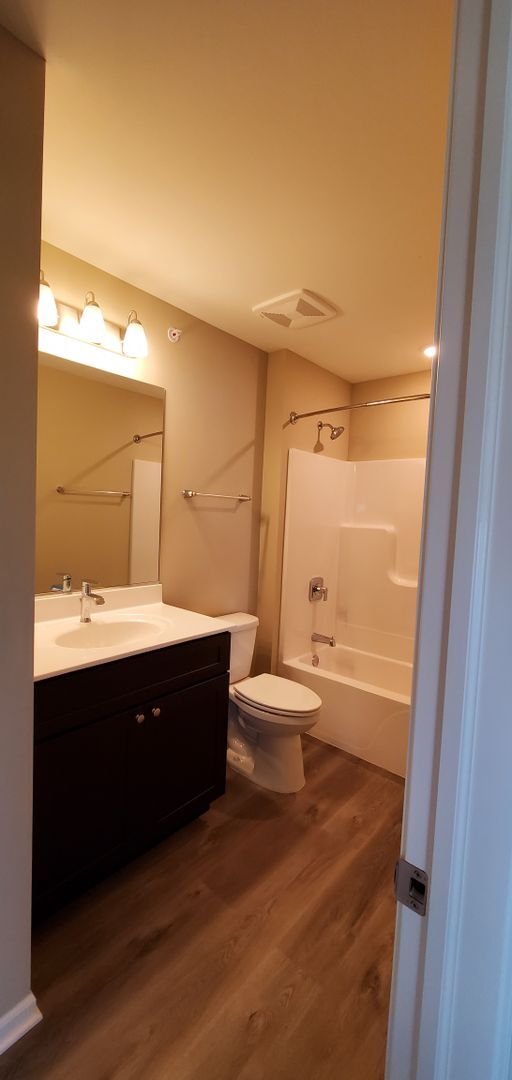 Building Photo - Emery Oak-2Br/2Ba Rental Home-Second Floor...