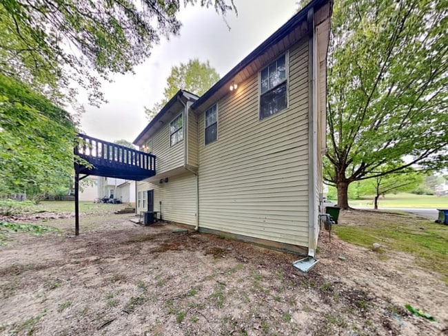 Building Photo - 2319 Sandspring Dr SW