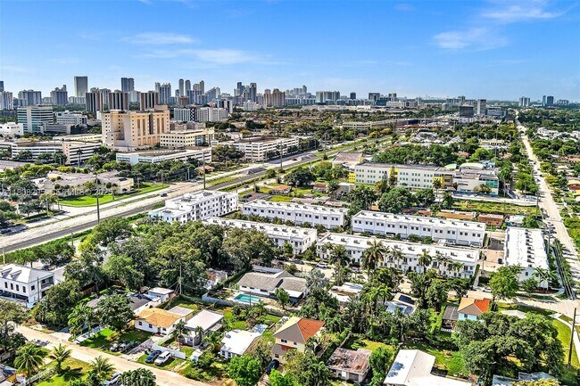 Building Photo - 2620 NE 214th St