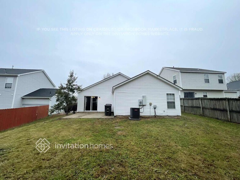 Building Photo - 3049 Parade Ln SW