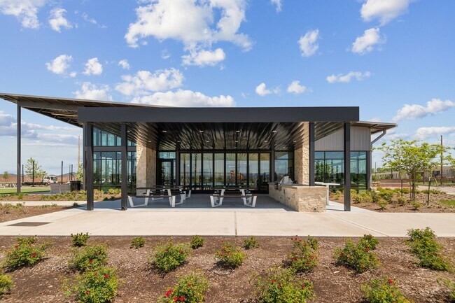 Building Photo - 3049 Sorrento Hl Dr