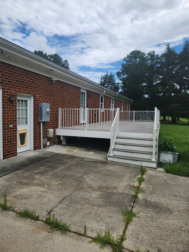 Building Photo - Chesterfield-Winterpock Area- Custom 3 Bed...