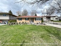 Building Photo - 2338 Bodette Ave