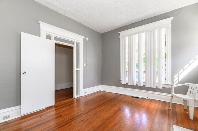 Building Photo - 348 Woodland Ave