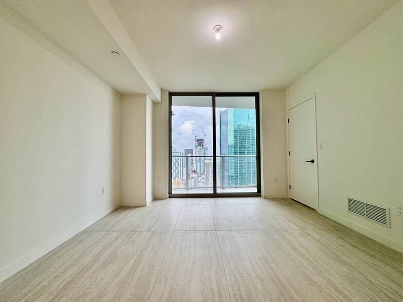 Building Photo - 77 SE 5th St