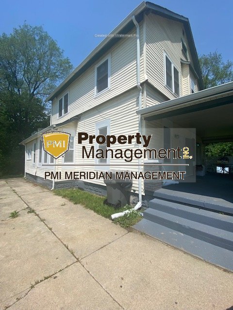 Building Photo - Spacious 4-Bedroom Duplex in Indianapolis ...