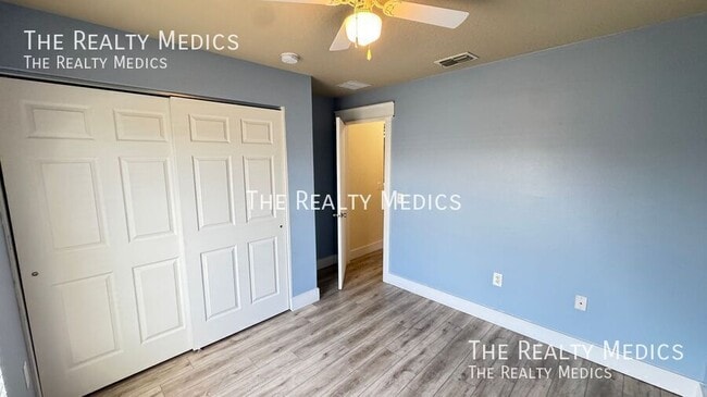 Building Photo - 1040 Elderberry Dr