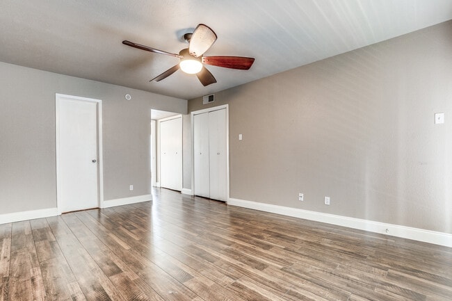 Building Photo - 5919 E University-236