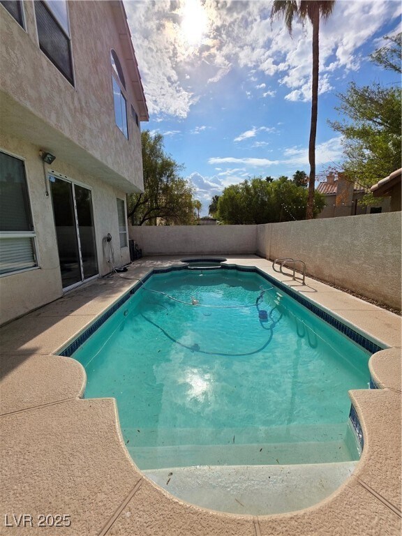 Building Photo - 1714 Talon Ave